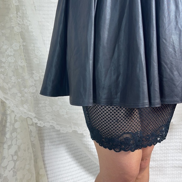 Nasty Gal A-Line skirt w lace slip - Picture 3 of 4